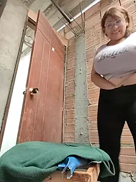 Chat XXX ao vivo de AlexxiaaMat