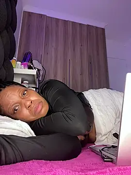 RainBougie's Live XXX Chat