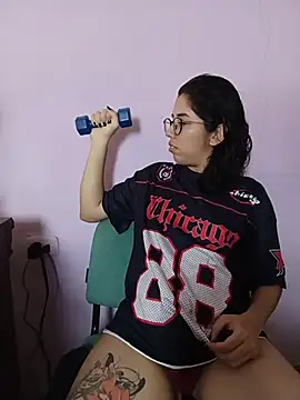 skinnyX333's Live XXX Chat