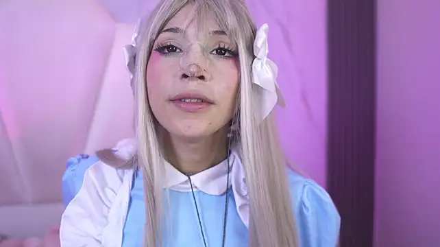 Chat XXX en directo de AliiceWonderland_