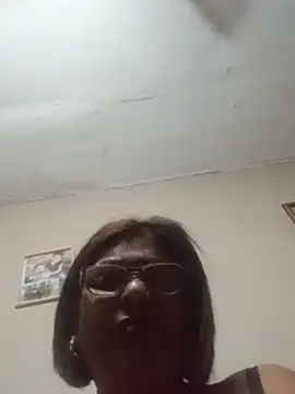 mileesha élő XXX-chatje