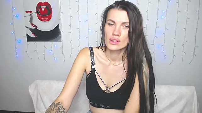 MilaLoona 现场XXX聊天