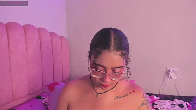 antonelllepiercee's Live XXX Chat