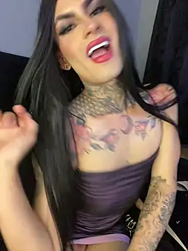 valen_lewiiz Show in webcam