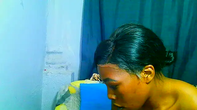XXX chat uživo modela freaky_naughty