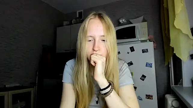 XXX chat uživo modela Mia_Azart