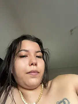 shayyy01 Adlı Modelin Canlı XXX Sohbeti