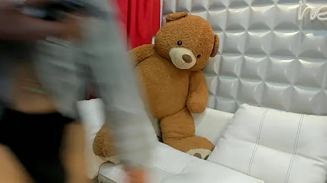XXX chat uživo modela maximo_2019