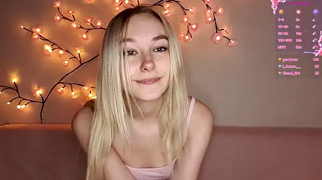Chatroom XXX en direct de MisaMew