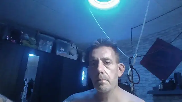 pietjebelxxkaar81xx's Live XXX Chat