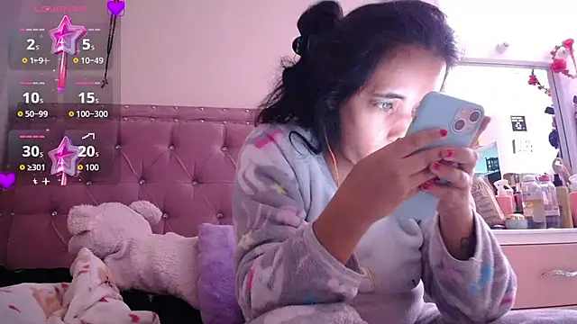 annarose19 Adlı Modelin Canlı XXX Sohbeti