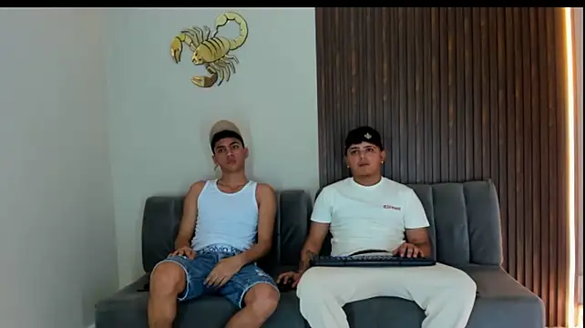 دردشة Charlie_Scorpion الجنسية المباشرة