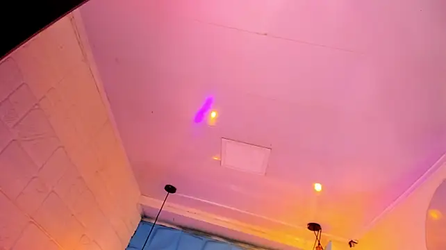 XXX chat uživo modela EmmyTorner