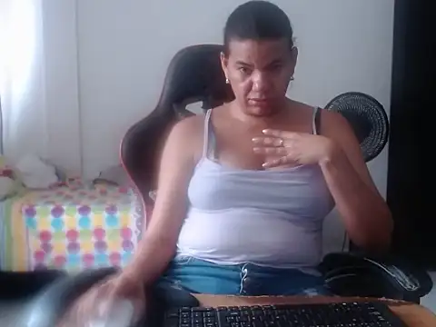 دردشة Adriana_0312 الجنسية المباشرة