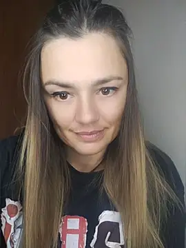 Chat +18 de KrissSexi ao vivo