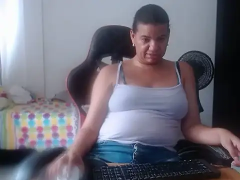 Adriana_0312: онлайн-секс-чат