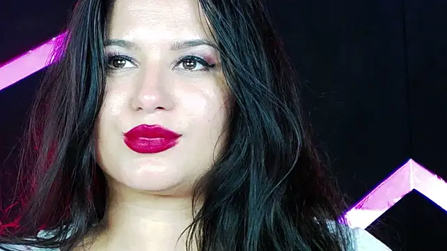 Chatroom XXX en direct de EssenaMonroe