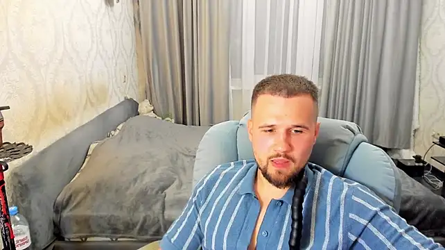 Vladik_b Chat XXX in diretta