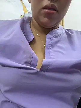 แชท XXX สดของ babysaritaa