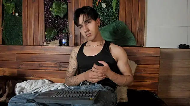 Andy_Joy_ Chat XXX live