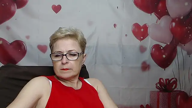 EmiliaGree's Live XXX Chat