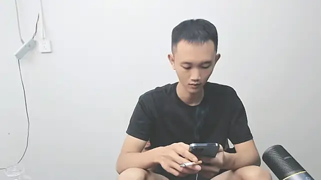 Kalunya 现场XXX聊天