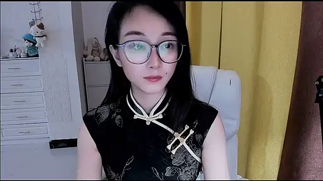NIAN-er Adlı Modelin Canlı XXX Sohbeti