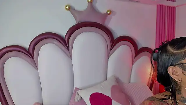 دردشة Mia_Jansen الجنسية المباشرة