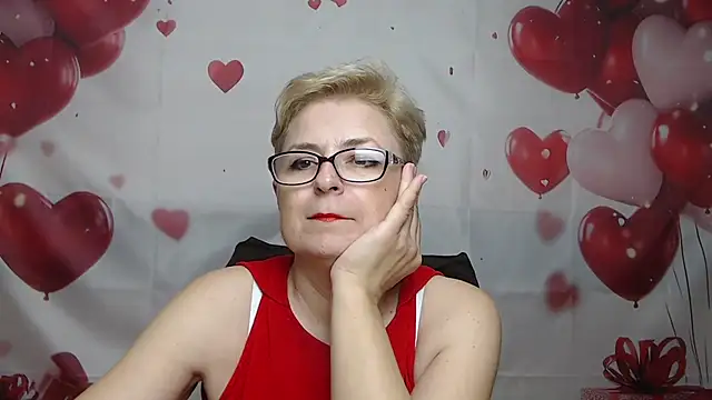 EmiliaGree's Live XXX Chat