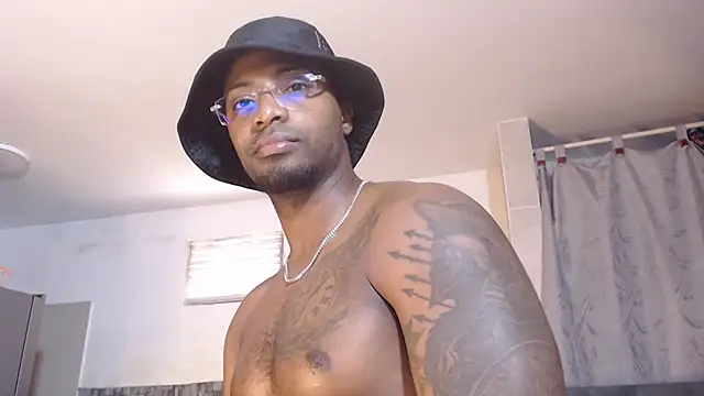 IsiahMaxwell 现场XXX聊天