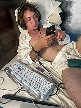 AngelLatinBoy: απευθείας συνομιλία ΧΧΧ
