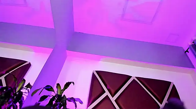 Evalamber_ লাইভ XXX চ্যাট
