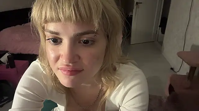 Živý XXX chat MagalyEssinger
