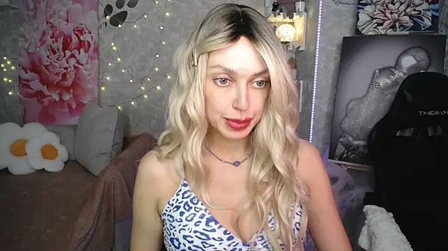 NickyAdamidin Live XXX chat