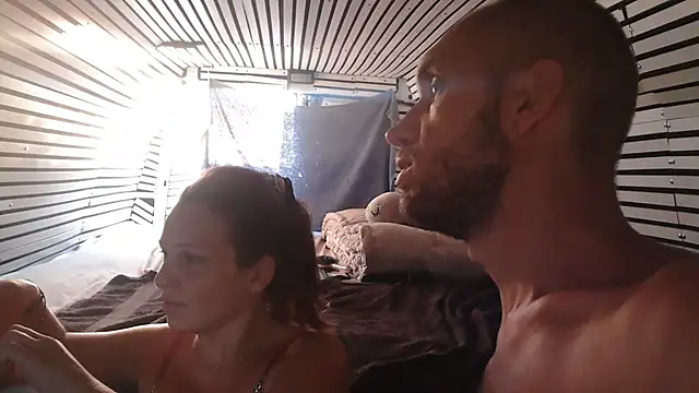 Hola_Homo élő XXX-chatje