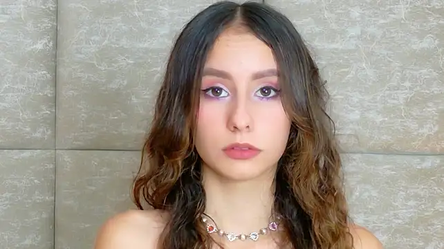 Sarah-GraceのライブXXXチャット
