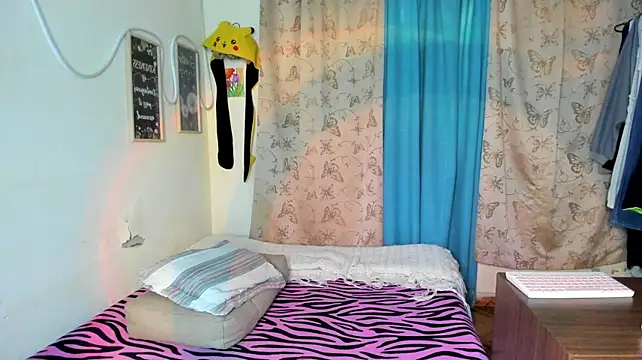 Angel_White25 Show in webcam