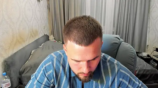 Vladik_b Chat XXX in diretta