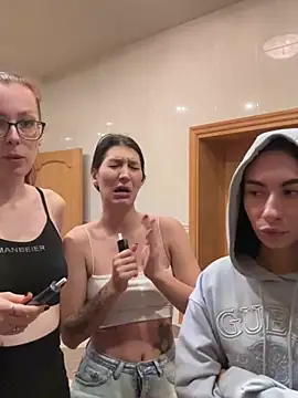 RussianGirls_ Chat XXX live