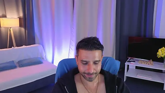 Chat XXX Live RyannSteel