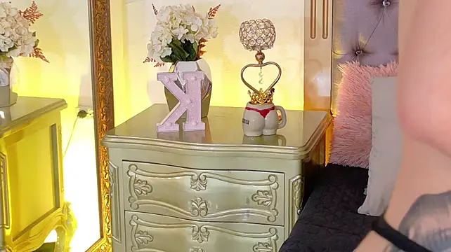 KarinaVacci Chat XXX live