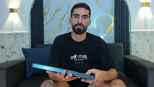 XXX chat uživo modela Andres_Bless