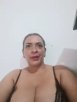 Онлайн чат XXX Milf-Prettyboobs