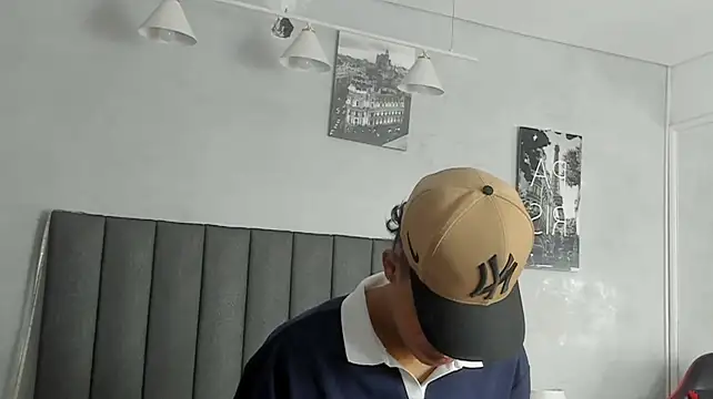 Онлайн чат XXX Colby_driscoll