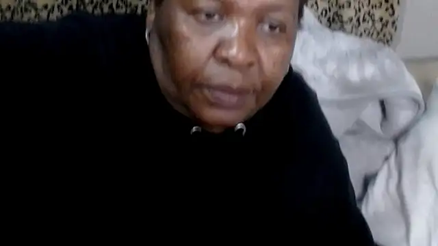Ebony_Cougar Adlı Modelin Canlı XXX Sohbeti