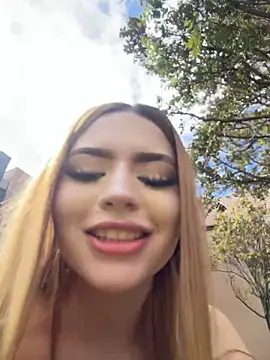 Chat XXX en directo de ChloeCollins__