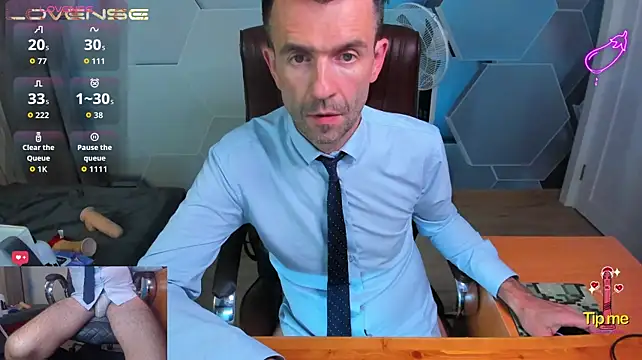 SteveTiger live XXX chat