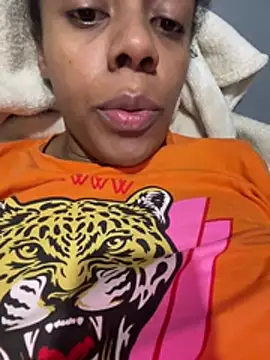 Chat +18 de morochamolocha ao vivo