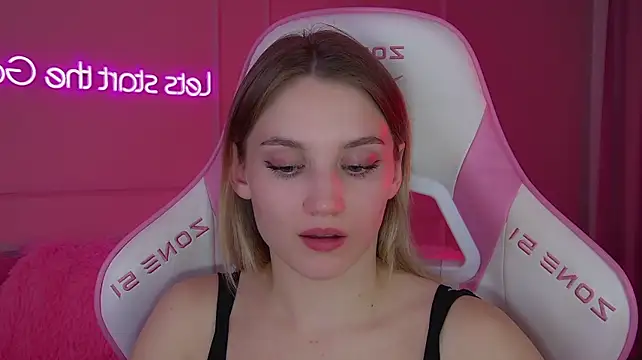 StacyEvances Adlı Modelin Canlı XXX Sohbeti