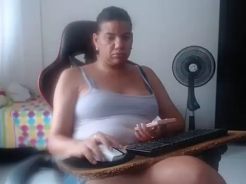 Adriana_0312 XXX чат на живо